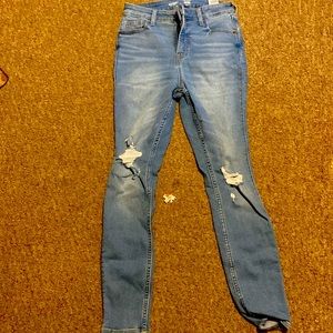 Size 6 women’s jeans.